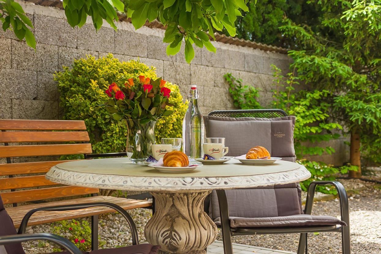 Apartmany Tereza & Free Parking Bratislava Dış mekan fotoğraf